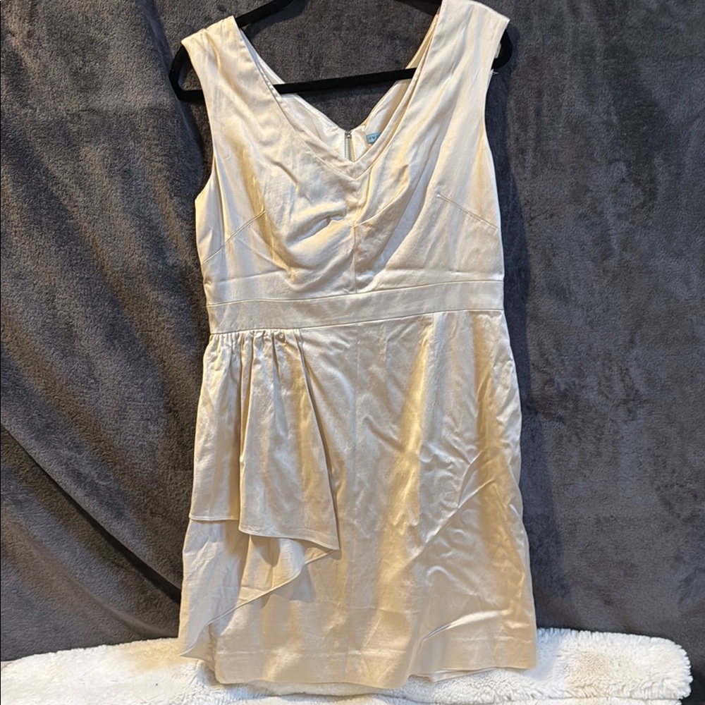 Elegant Cream Sleeveless Dress